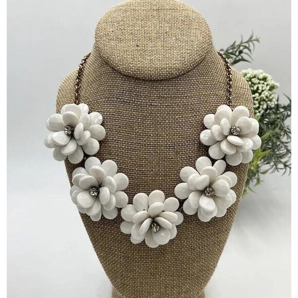 J. Crew White Chunky Bold Icy 3D Flower Rose Gold Tone Statement Necklace 21" - Picture 1 of 13